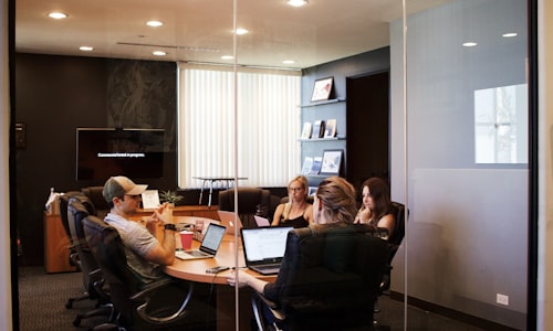 动态更新的联赛积分榜和球员排名列表